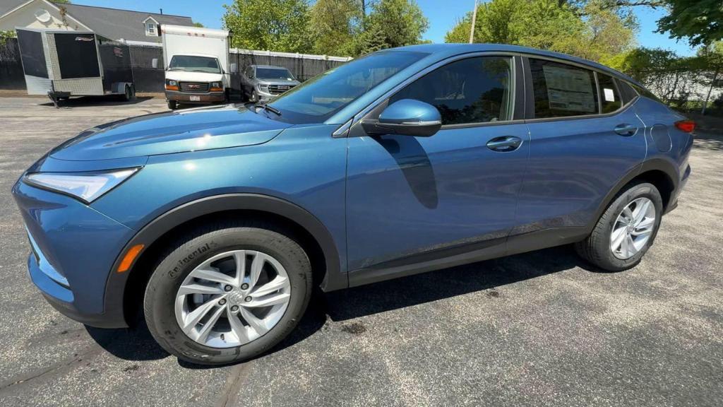 new 2025 Buick Envista car, priced at $27,625