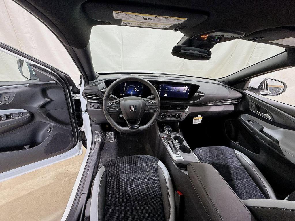 new 2025 Buick Envista car, priced at $26,385