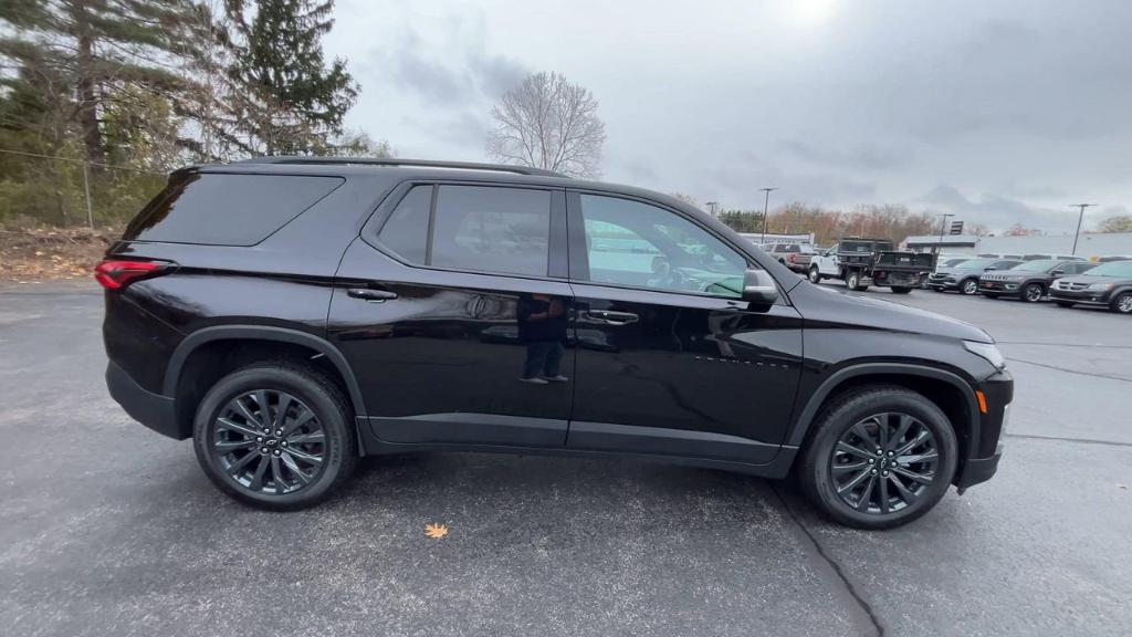 used 2023 Chevrolet Traverse car, priced at $37,900