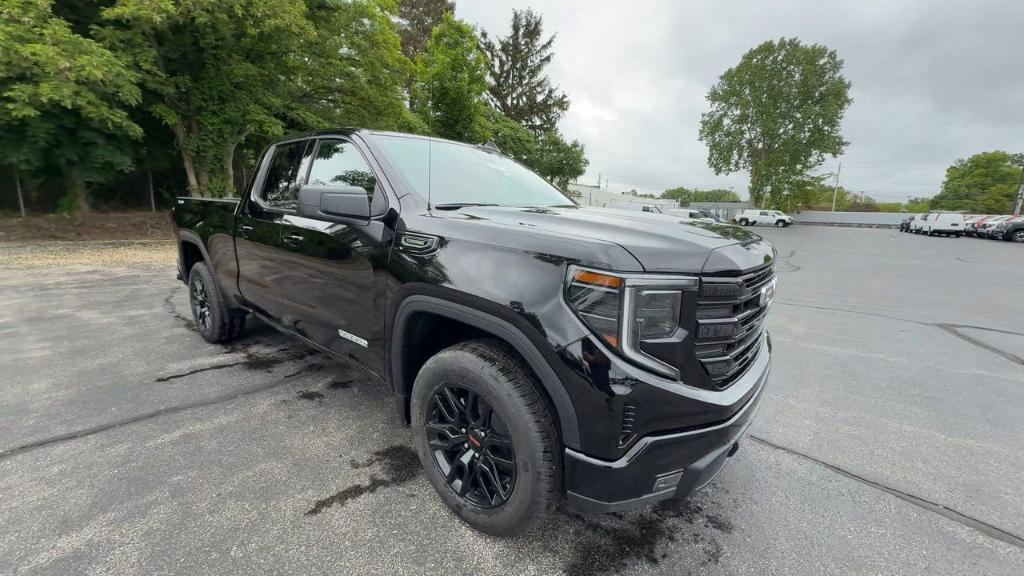 new 2025 GMC Sierra 1500 car, priced at $45,990