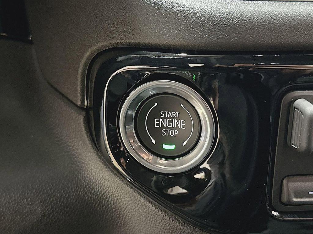 new 2025 GMC Sierra 1500 car, priced at $45,990