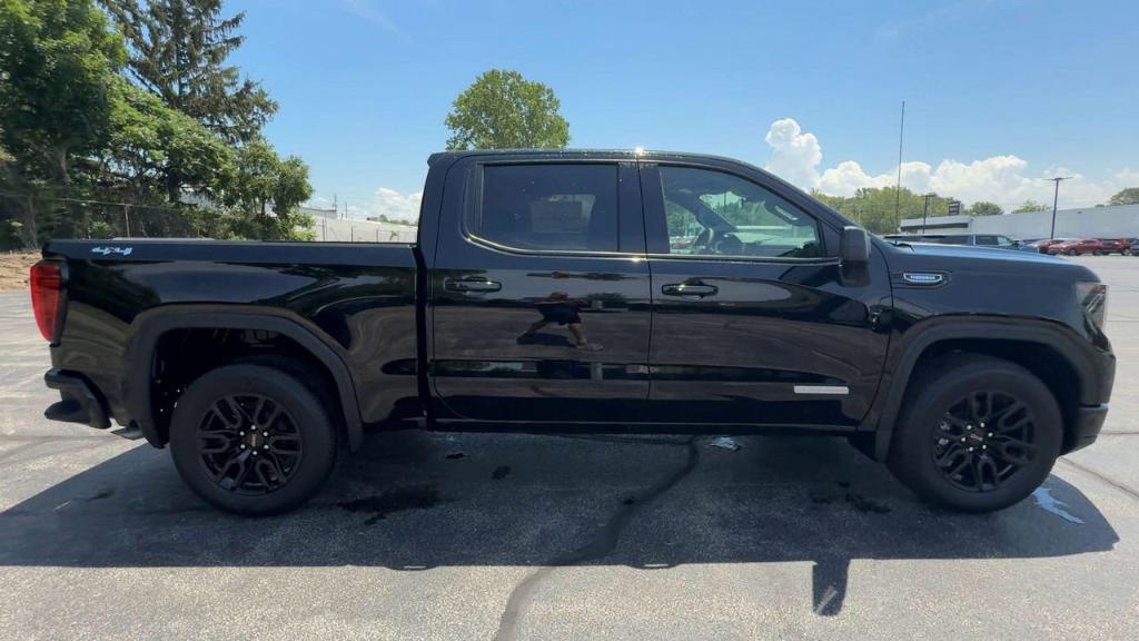 new 2025 GMC Sierra 1500 car, priced at $48,295