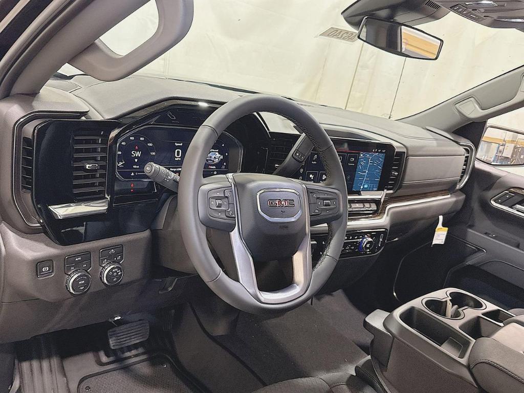 new 2025 GMC Sierra 1500 car, priced at $48,295