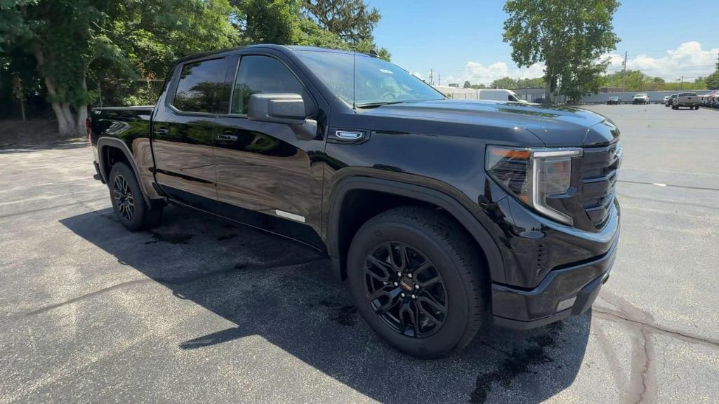 new 2025 GMC Sierra 1500 car, priced at $48,295