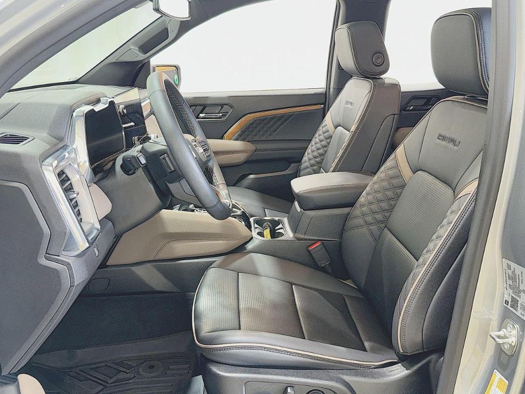 used 2024 GMC Canyon car, priced at $48,900