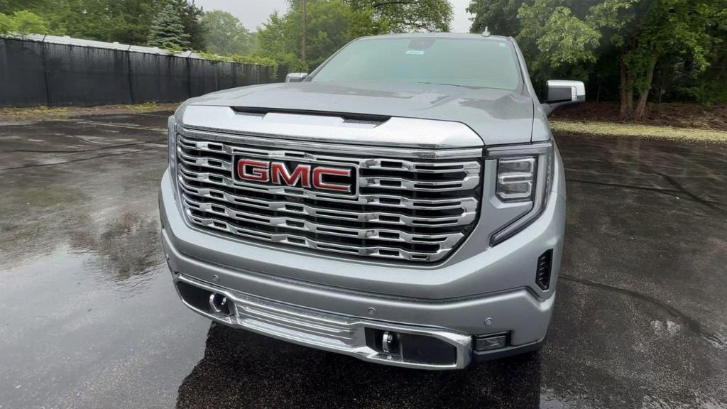 new 2025 GMC Sierra 1500 car, priced at $69,005