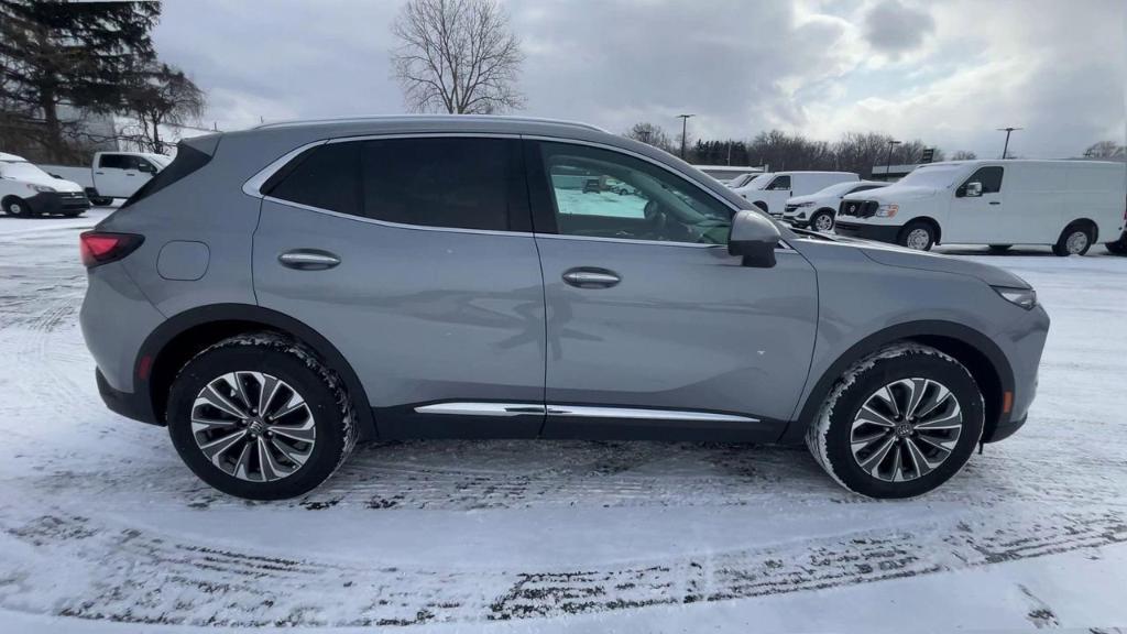 new 2025 Buick Envision car, priced at $39,998