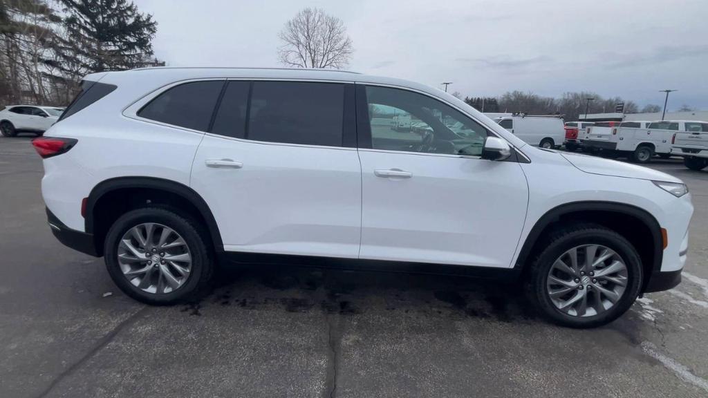 new 2025 Buick Enclave car, priced at $47,918