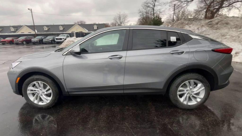 new 2025 Buick Envista car, priced at $27,171