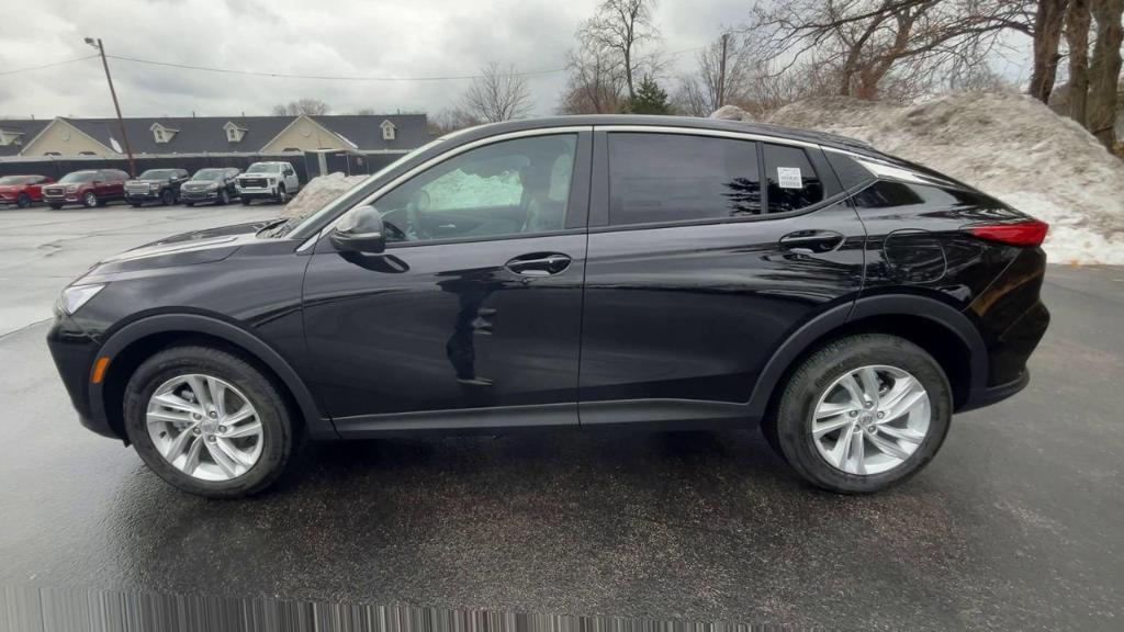 new 2025 Buick Envista car, priced at $27,725