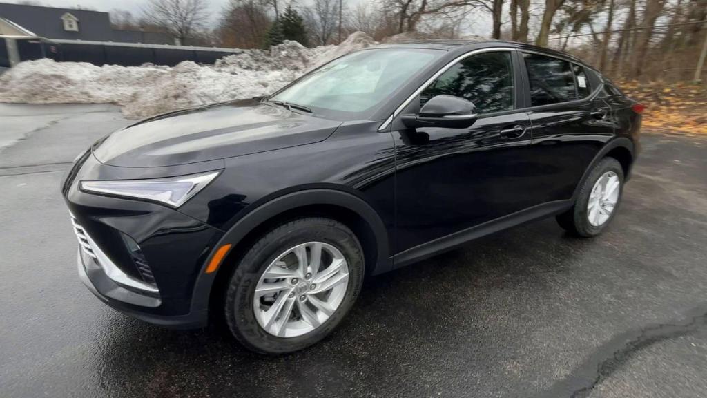 new 2025 Buick Envista car, priced at $27,725