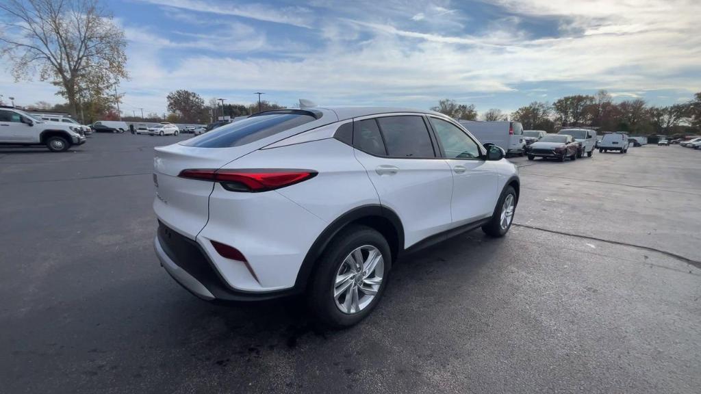 new 2025 Buick Envista car, priced at $25,466