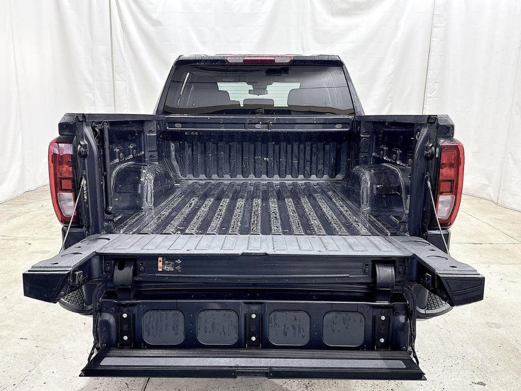 used 2022 GMC Sierra 1500 car, priced at $37,900