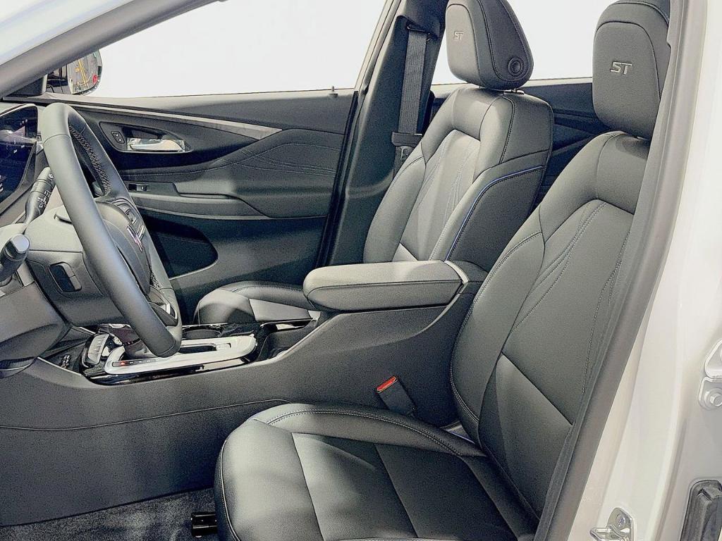 new 2025 Buick Envista car, priced at $30,070