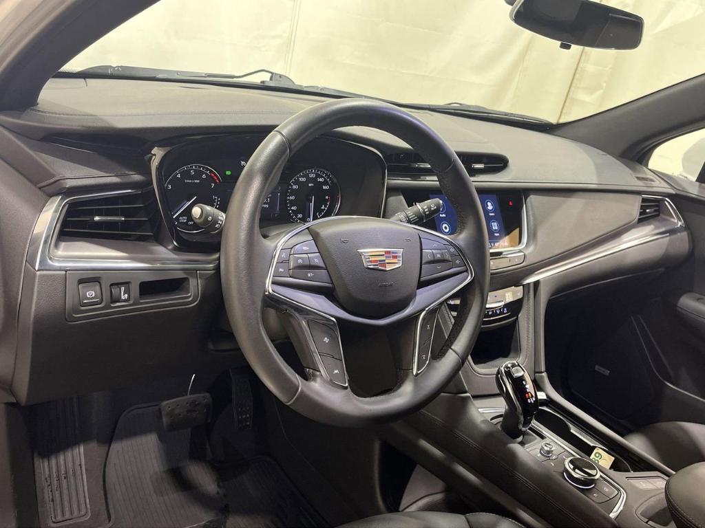 used 2021 Cadillac XT5 car, priced at $27,900