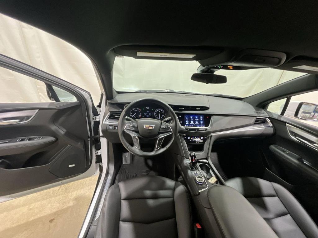 used 2021 Cadillac XT5 car, priced at $27,900