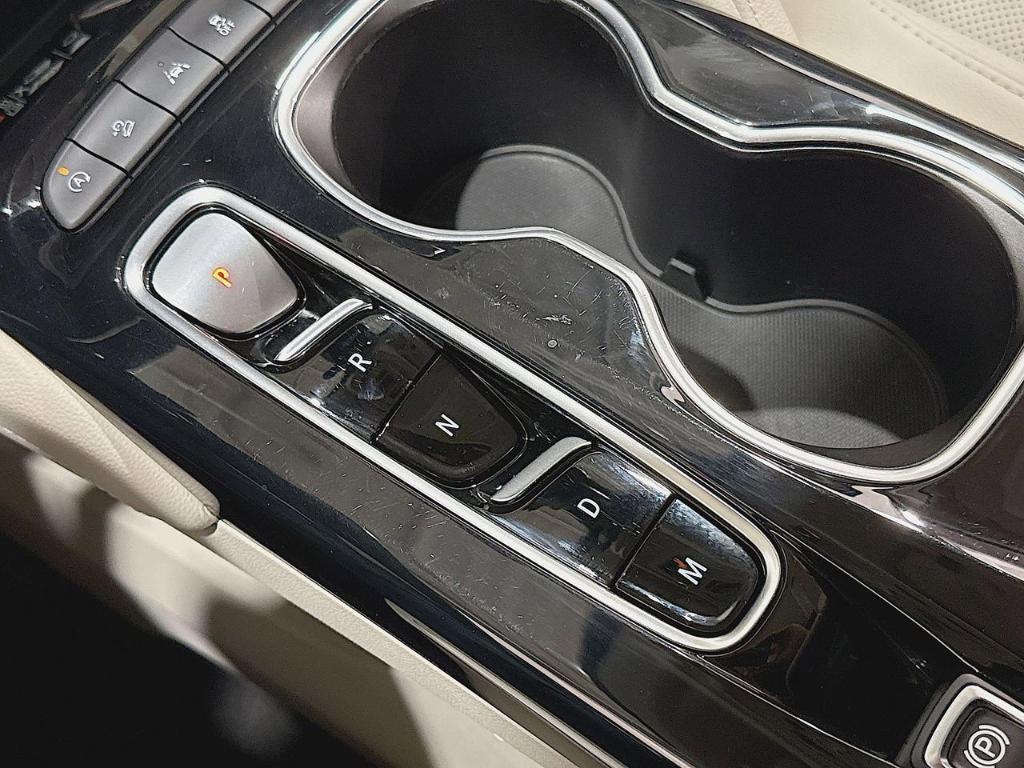 used 2023 Buick Envision car, priced at $34,900