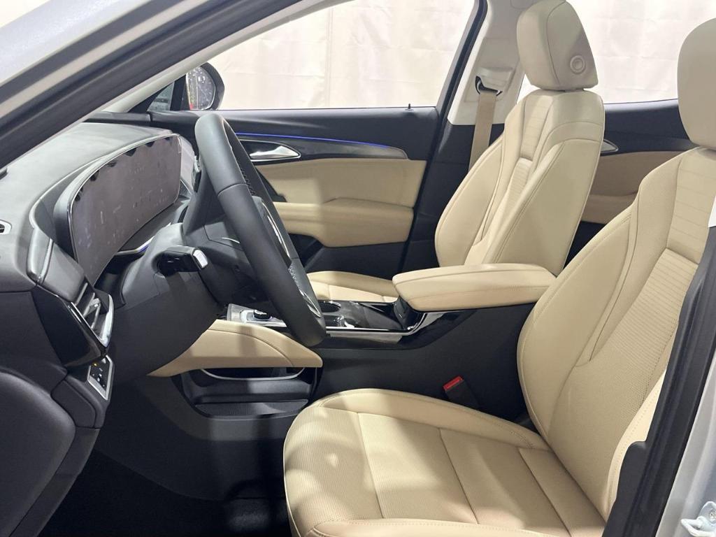 new 2025 Buick Envision car, priced at $39,998