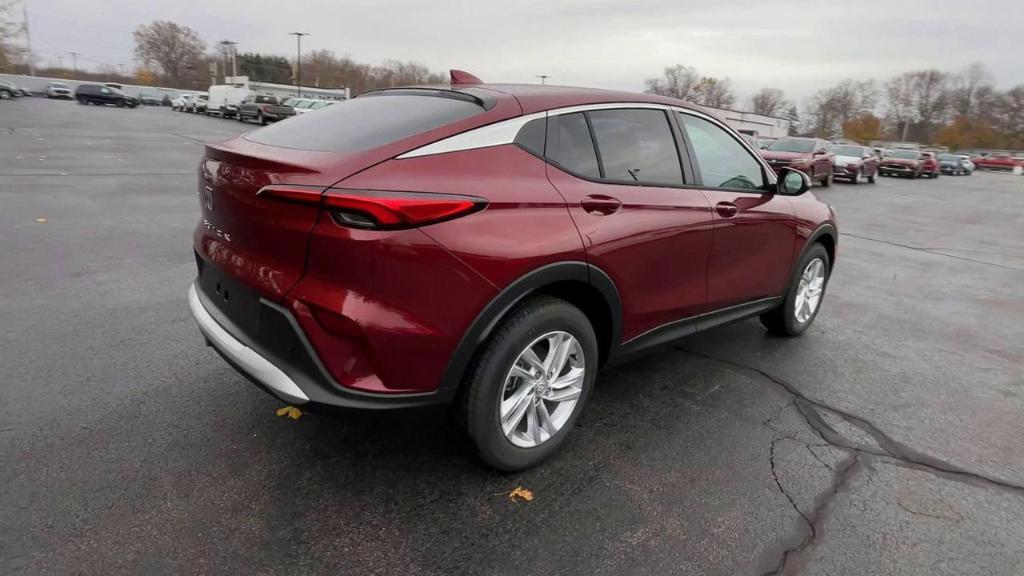 new 2025 Buick Envista car, priced at $27,725