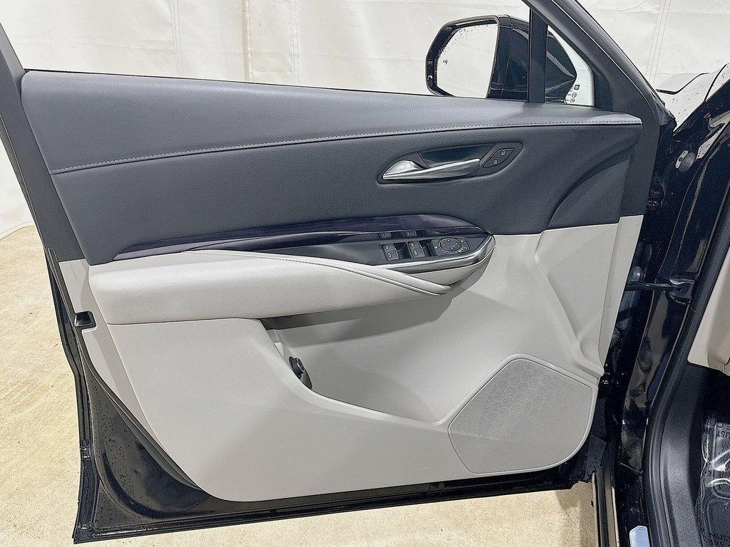 used 2023 Cadillac XT4 car, priced at $29,000