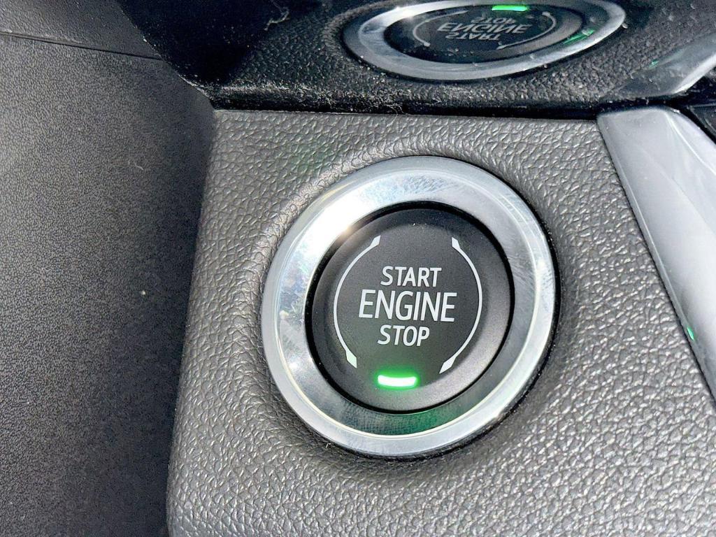 new 2025 Buick Envista car, priced at $31,485