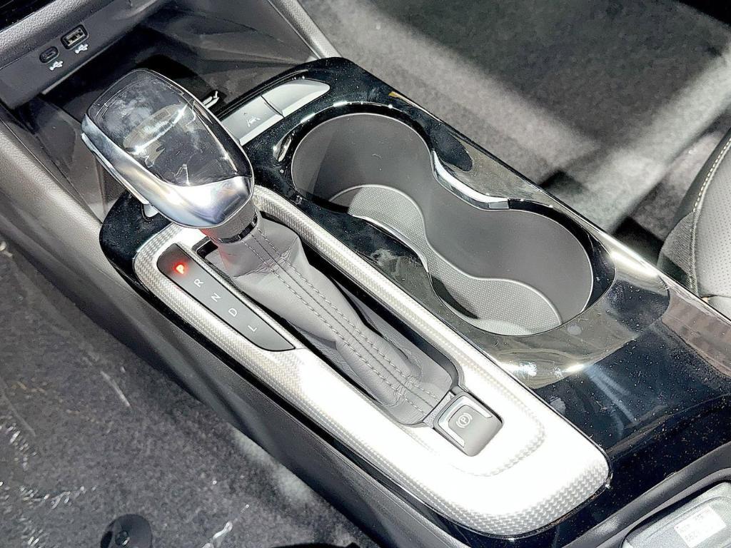 new 2025 Buick Envista car, priced at $31,485