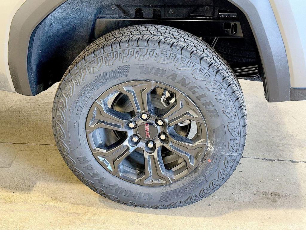 new 2025 GMC Canyon car, priced at $46,095