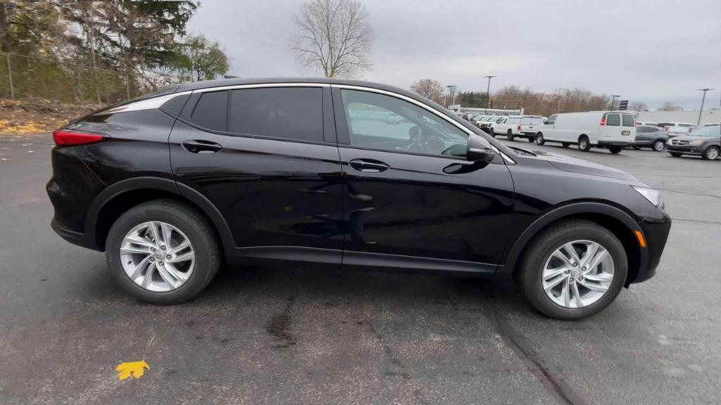 new 2025 Buick Envista car, priced at $27,171