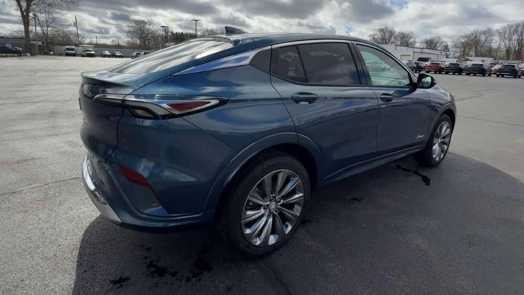 new 2025 Buick Envista car, priced at $30,856