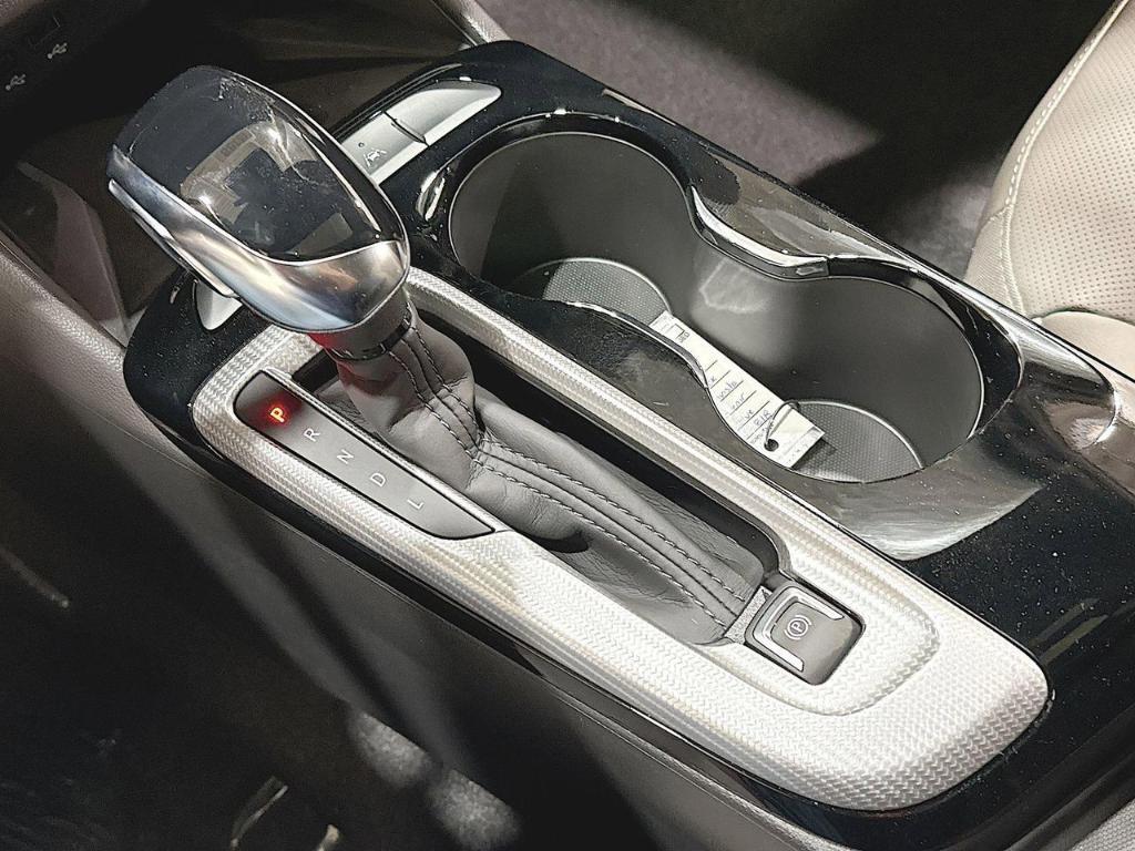 new 2025 Buick Envista car, priced at $30,856