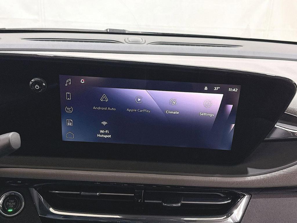 new 2025 Buick Envista car, priced at $30,856