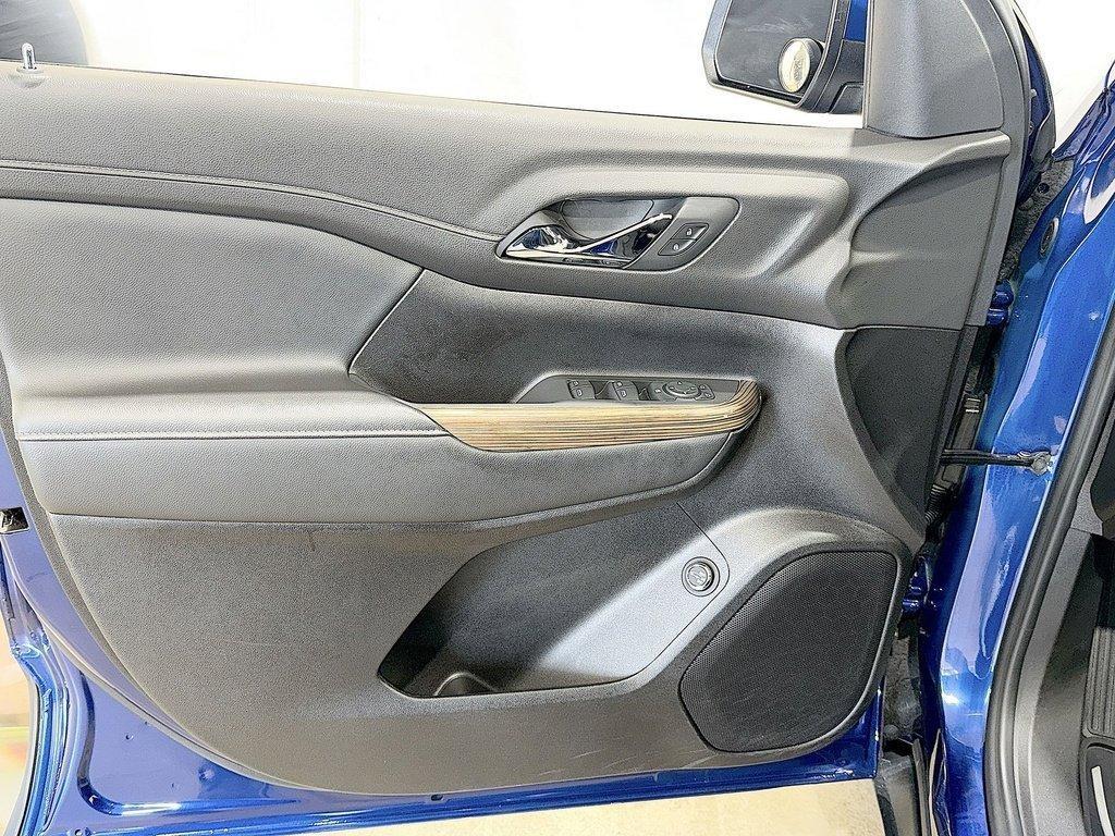 used 2023 GMC Acadia car, priced at $28,900