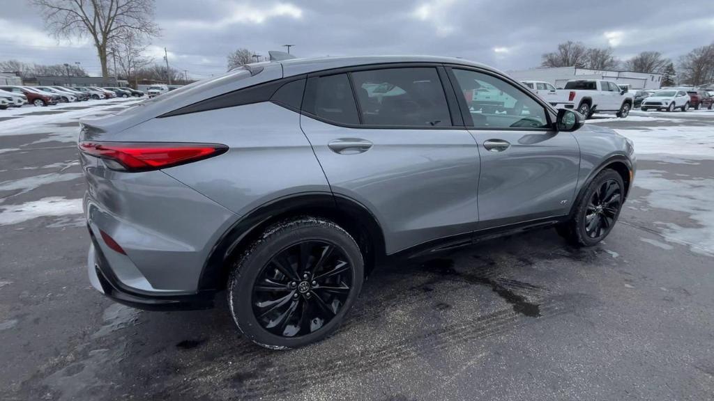 new 2025 Buick Envista car, priced at $28,592