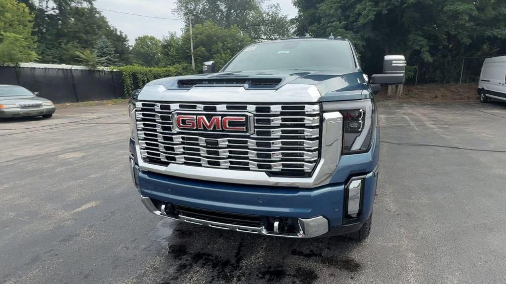 new 2025 GMC Sierra 3500 car, priced at $80,325