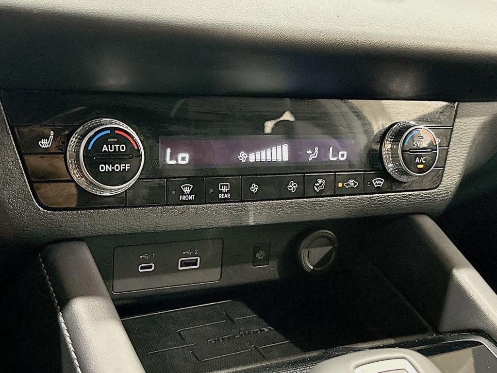 used 2024 Mitsubishi Outlander car, priced at $26,900