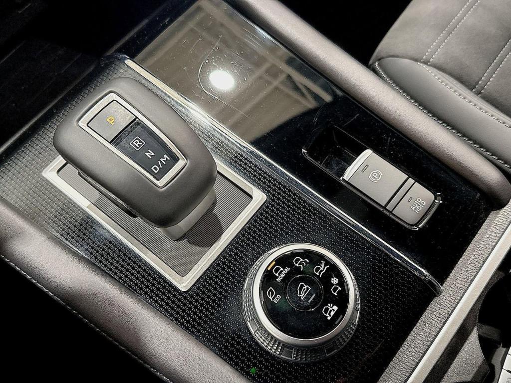 used 2024 Mitsubishi Outlander car, priced at $26,900