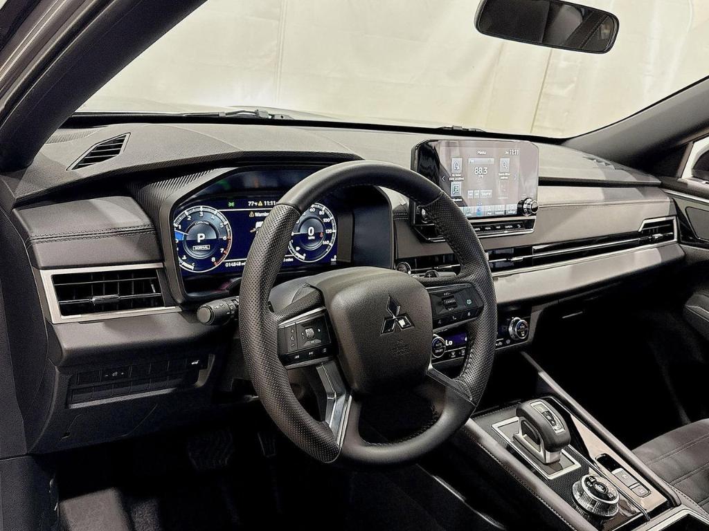 used 2024 Mitsubishi Outlander car, priced at $26,900