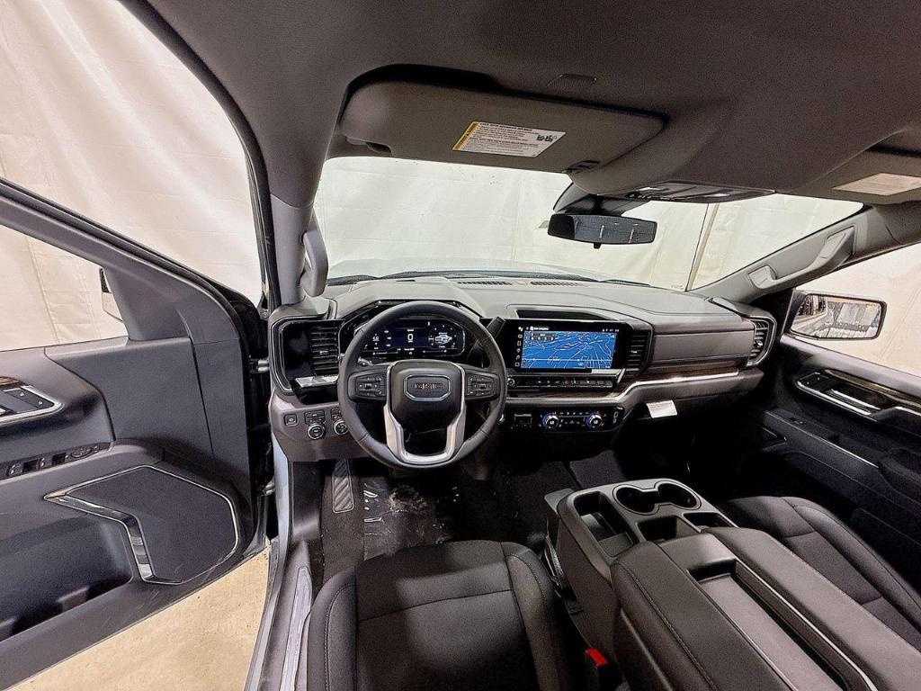 new 2025 GMC Sierra 1500 car, priced at $47,540
