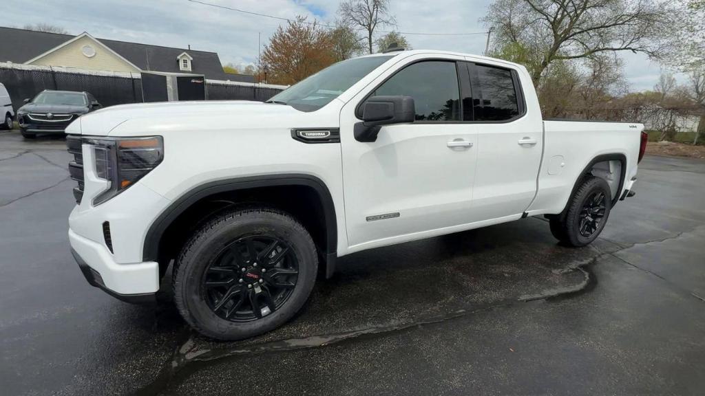 new 2025 GMC Sierra 1500 car, priced at $45,995