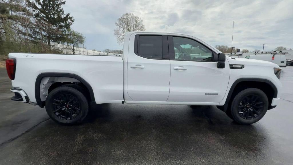new 2025 GMC Sierra 1500 car, priced at $45,995