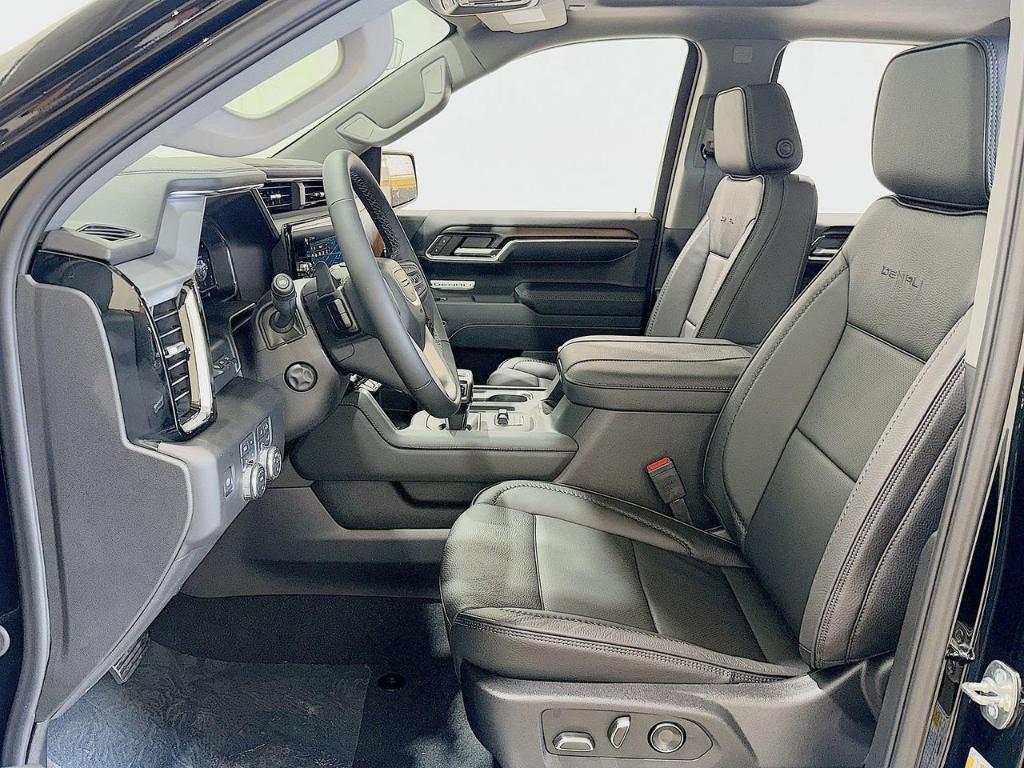 new 2025 GMC Sierra 1500 car, priced at $69,205