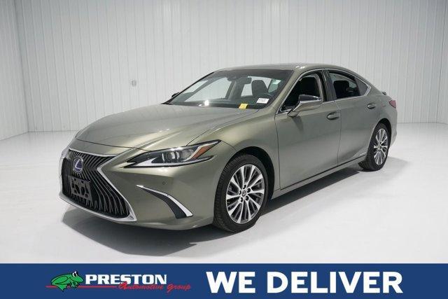 used 2021 Lexus ES 300h car, priced at $32,000