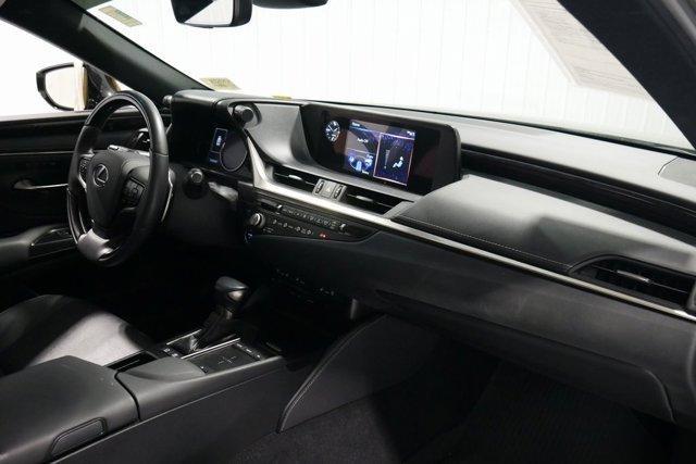 used 2021 Lexus ES 300h car, priced at $32,000