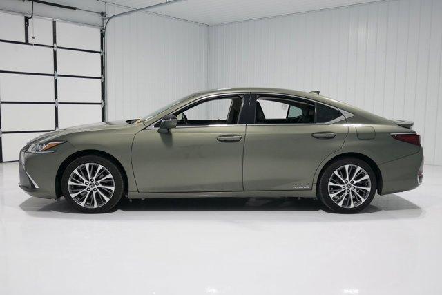 used 2021 Lexus ES 300h car, priced at $32,000
