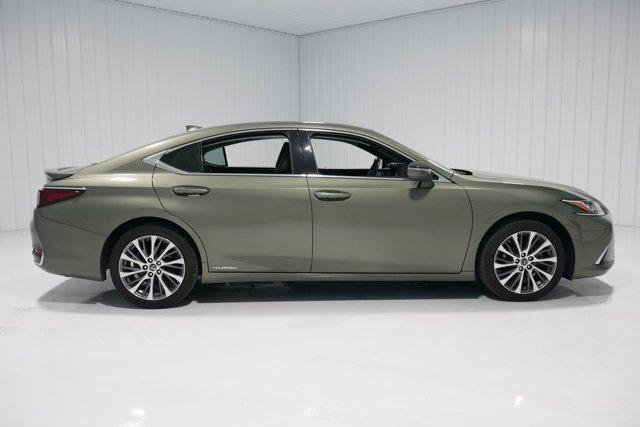 used 2021 Lexus ES 300h car, priced at $32,000