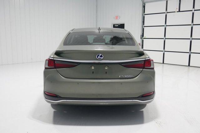 used 2021 Lexus ES 300h car, priced at $32,000