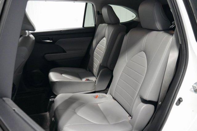 used 2022 Toyota Highlander car, priced at $32,000