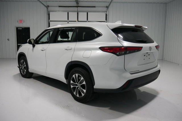 used 2022 Toyota Highlander car, priced at $32,000