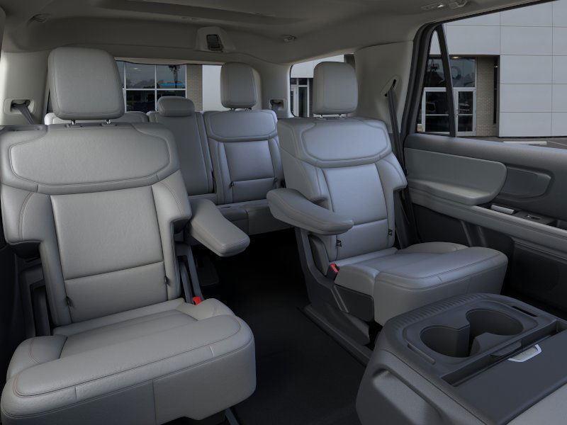 new 2025 Ford Expedition car, priced at $71,918