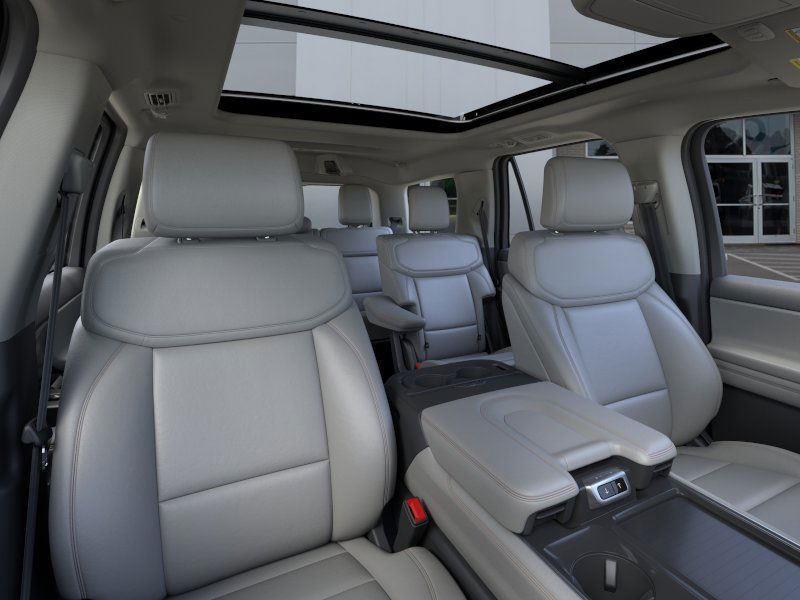 new 2025 Ford Expedition car, priced at $71,918